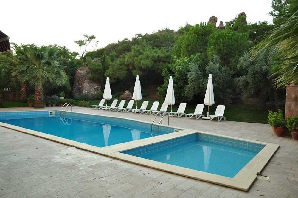 Palm Court Suites Ayvalı Eksteriør billede