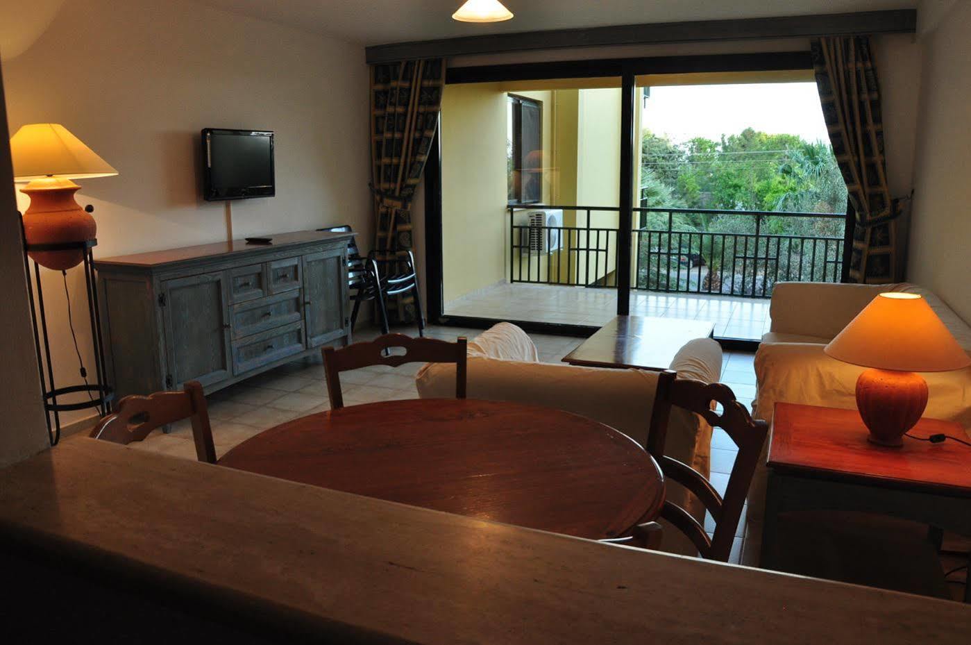 Palm Court Suites Ayvalı Eksteriør billede